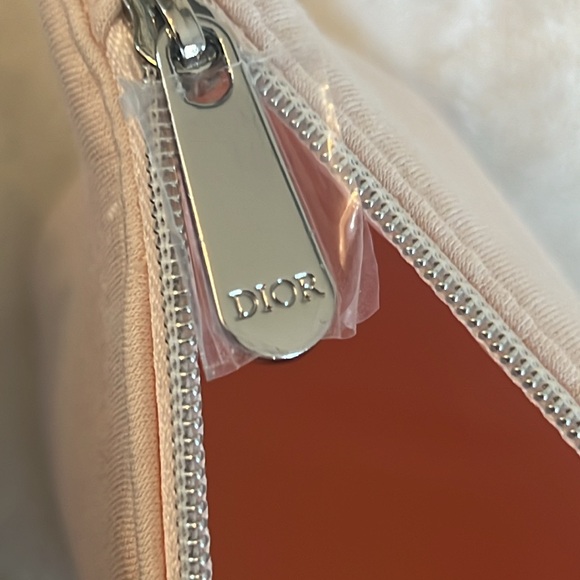 New Dior Make Up Pouch - Picture 5 of 7
